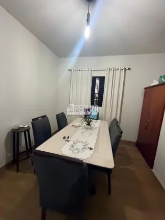 Imagem Casa à venda no bairro Nossa Senhora da Abadia em Uberaba - Excelente oportunidade!