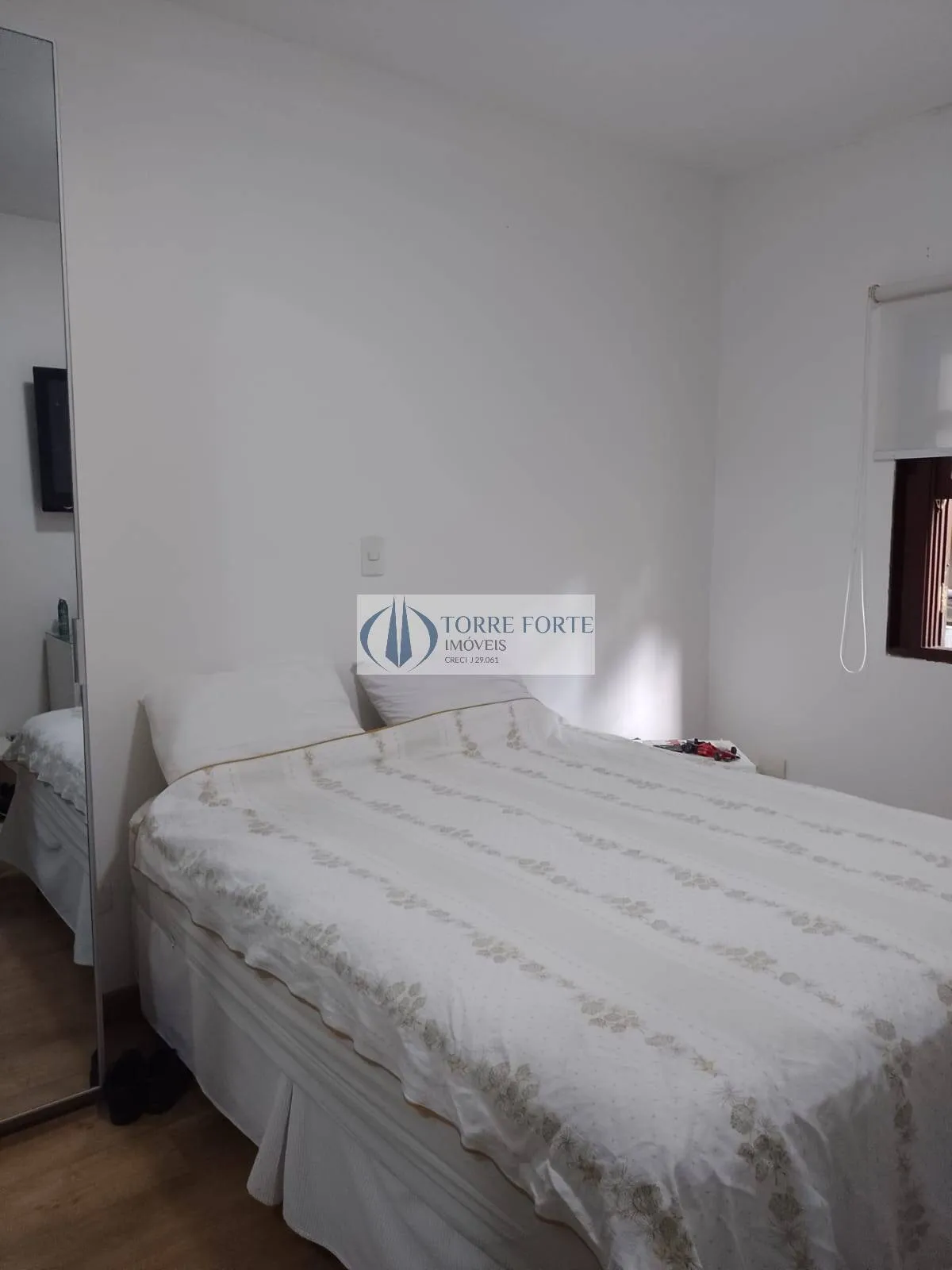 Imagem Casa com estilo moderno, 3 dormitórios, 4 vagas no Jardim Vila Galvão