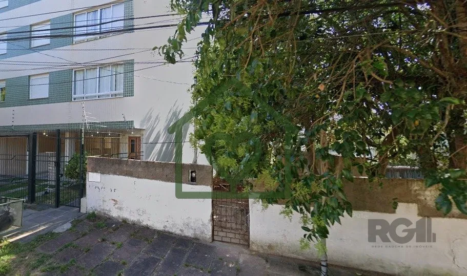 Imagem Terreno com 304 m² (10 x 30,40) no bairro Vila Ipiranga, excelente localização na rua Bispo Sardi...