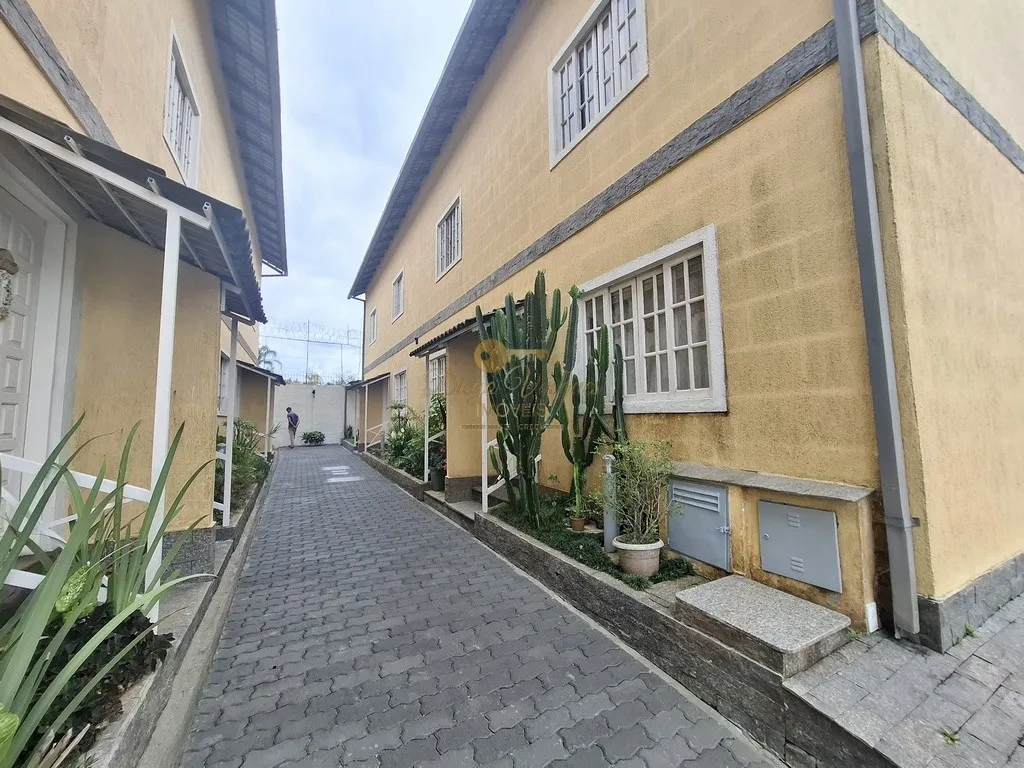 Foto do imóvel Casa em Condomínio para Venda em Teresópolis / RJ em Rua Professora Carmem Gomes