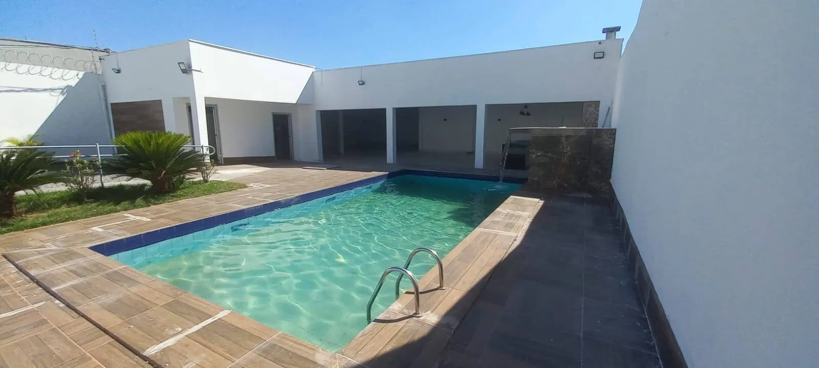 Imagem Casa comercial 3 andares 8 quartos salão comercial anexo de 200 m²