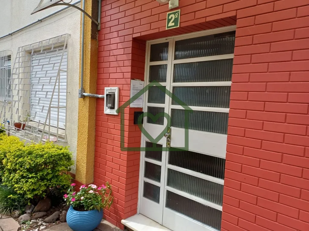 Imagem Vendo ótimo apartamento 2 dormitórios cozinha e área de serviço, bem ventilado e baixo custo con...