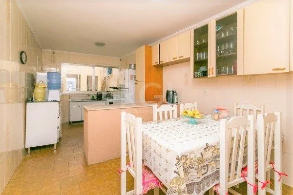 Imagem Casa para Venda - 238.35m², 4 dormitórios, sendo 1 suites, 2 vagas - Nonoai