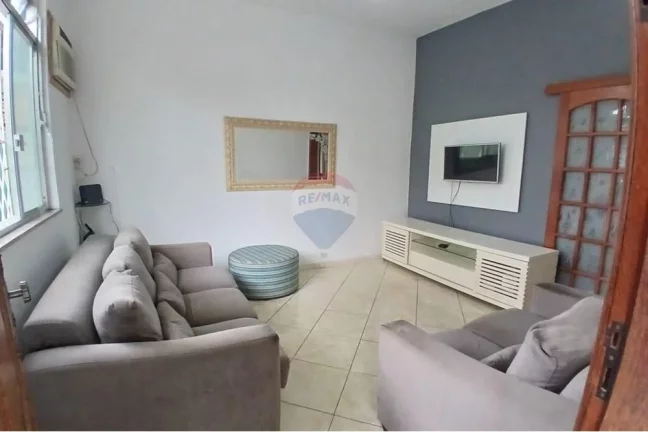 Imagem casa à venda com 2 quartos, 243 m² em Cascadura, Rio de Janeiro.