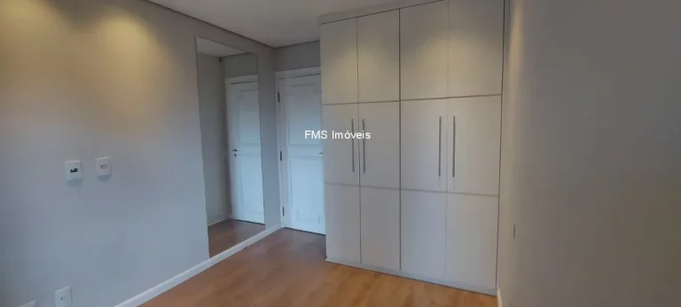 Imagem Imperdível: Apartamento de Luxo com 3 Suítes e 3 Vagas no Campo Belo, São Paulo-SP - 240m²!