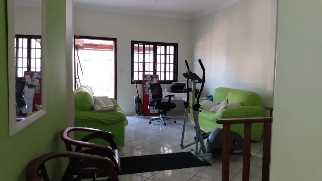 Imagem Casa à venda 4 Quartos, 1 Suite, 3 Vagas, 300M², Vila São José, Taubaté - SP