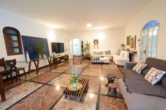 Imagem Casa com 6 dormitórios à venda, 259 m² por R$ 1.600.000 - Centro - Peruíbe/SP