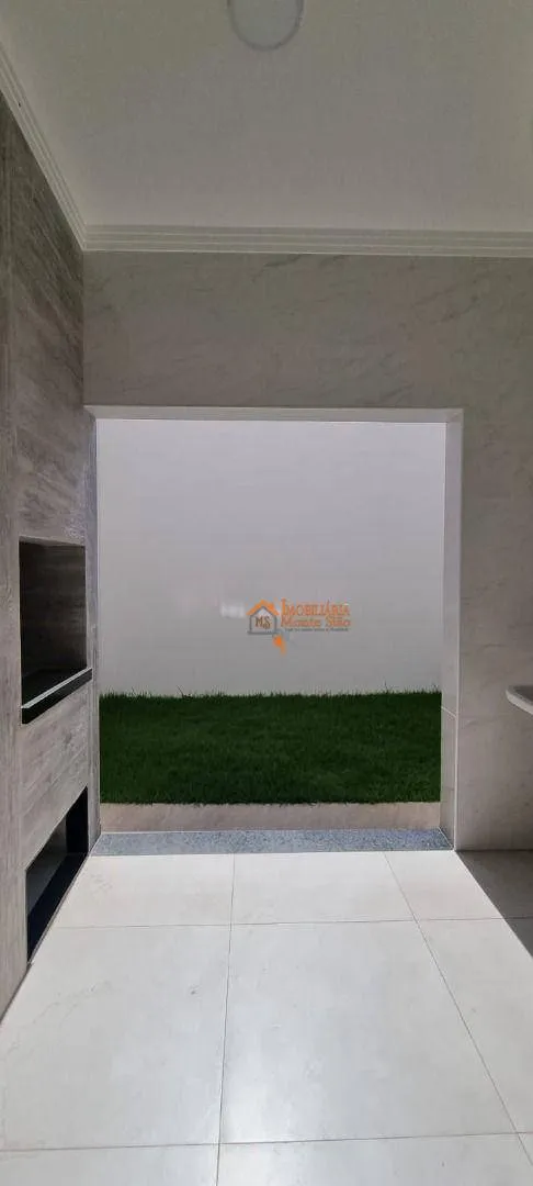 Imagem Sobrado com 3 dormitórios à venda, 114 m² por R$ 820.000,00 - Center Ville - Arujá/SP