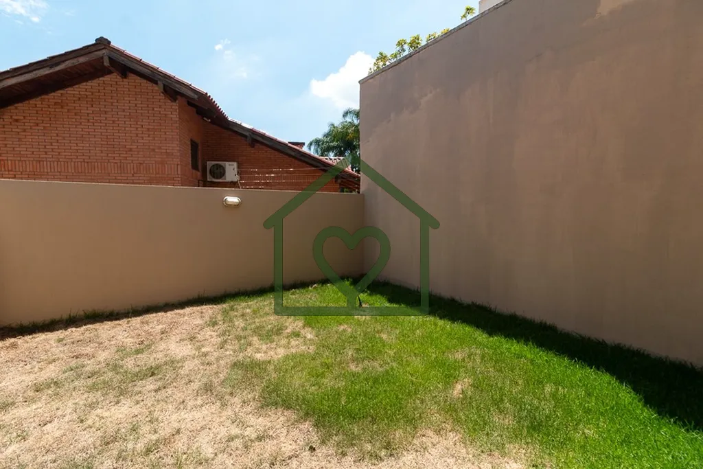 Imagem Casa 4 Quartos na Chácara das Pedras, Porto Alegre 
 
A casa conta com 4 dormitórios amplos, sendo...