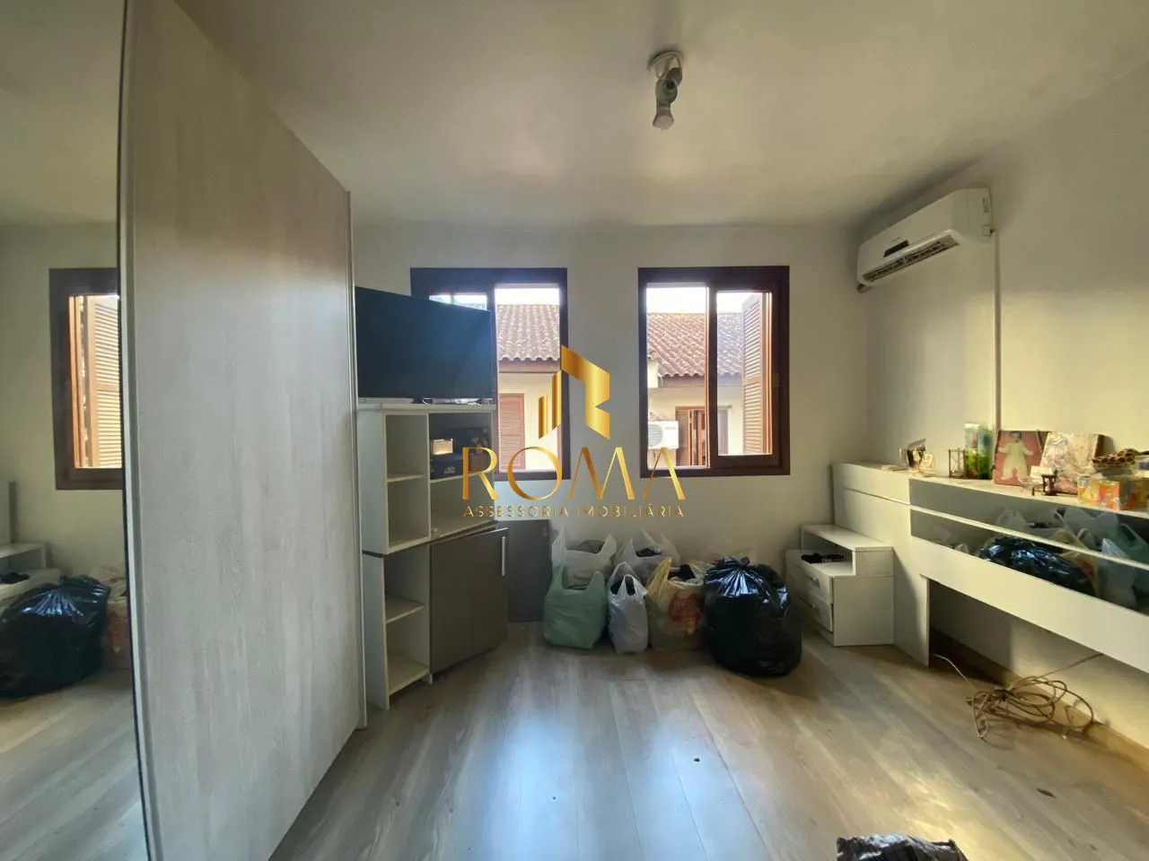 Imagem OPORTUNIDADE : CASA DUPLEX NO CENTRO