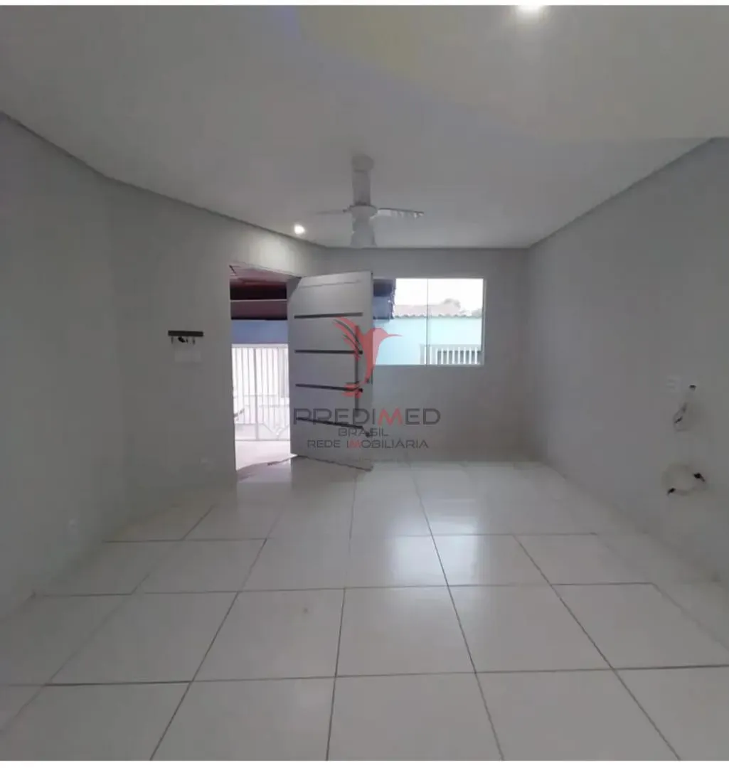 Imagem Ótima casa com piscina na Cohab em Guaratinguetá/SP