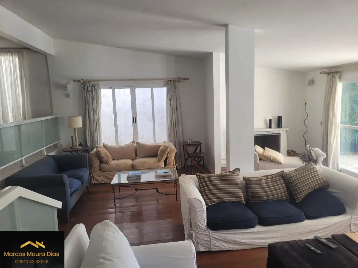 Imagem Casa no Parque dos Príncipes com 3 suítes, 236 m² de área constrúida em 462m² de terreno. Piscina e Churrasqueira