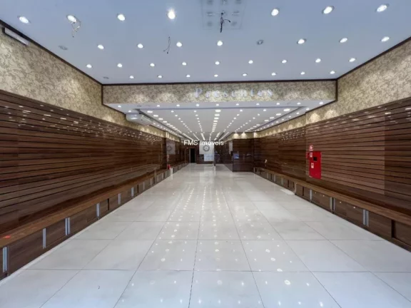 Imagem Aluguel de Loja Comercial de Alto Padrão em Pinheiros, São Paulo-SP - 1 Sala, 2 Banheiros, 200 m² de Área.