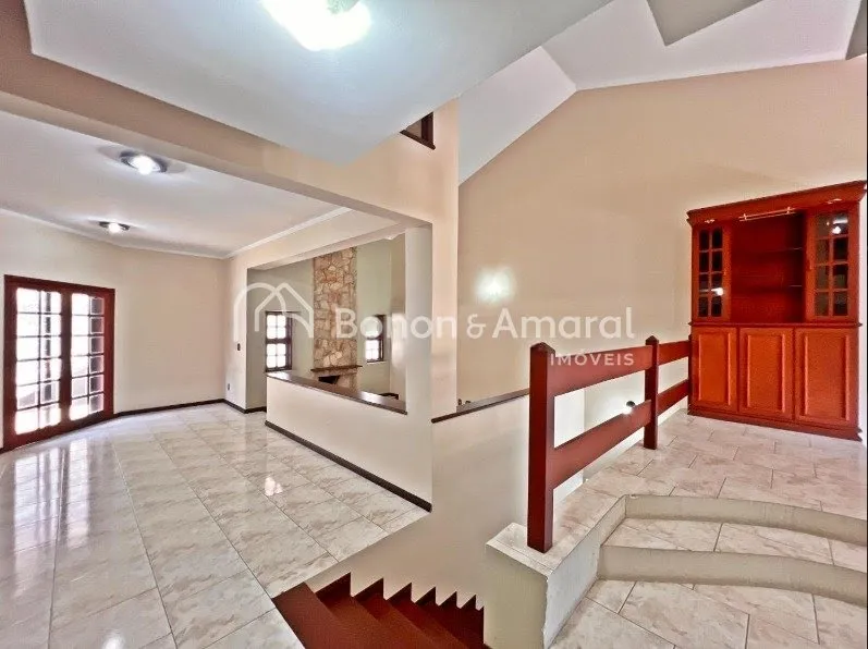 Imagem "Casa Sobrado de Alto Padrão à Venda no Condomínio Chácara Flora em Valinhos"