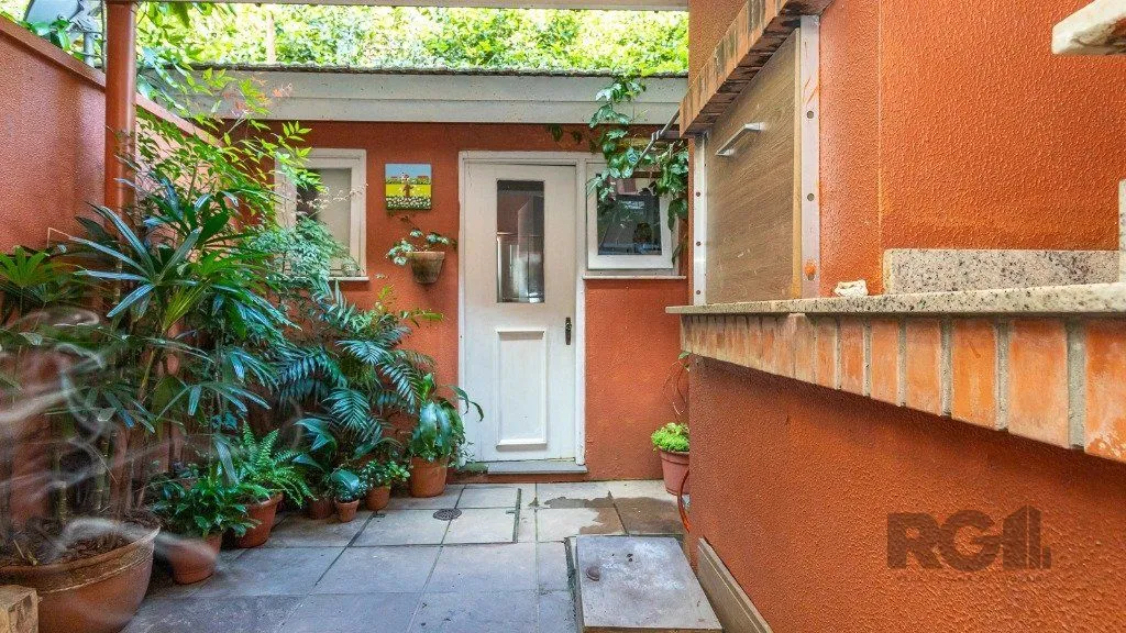 Imagem Casa em condomínio de 109m² - 3 dormitórios, 1 suíte e 1 vaga no bairro Teresópolis