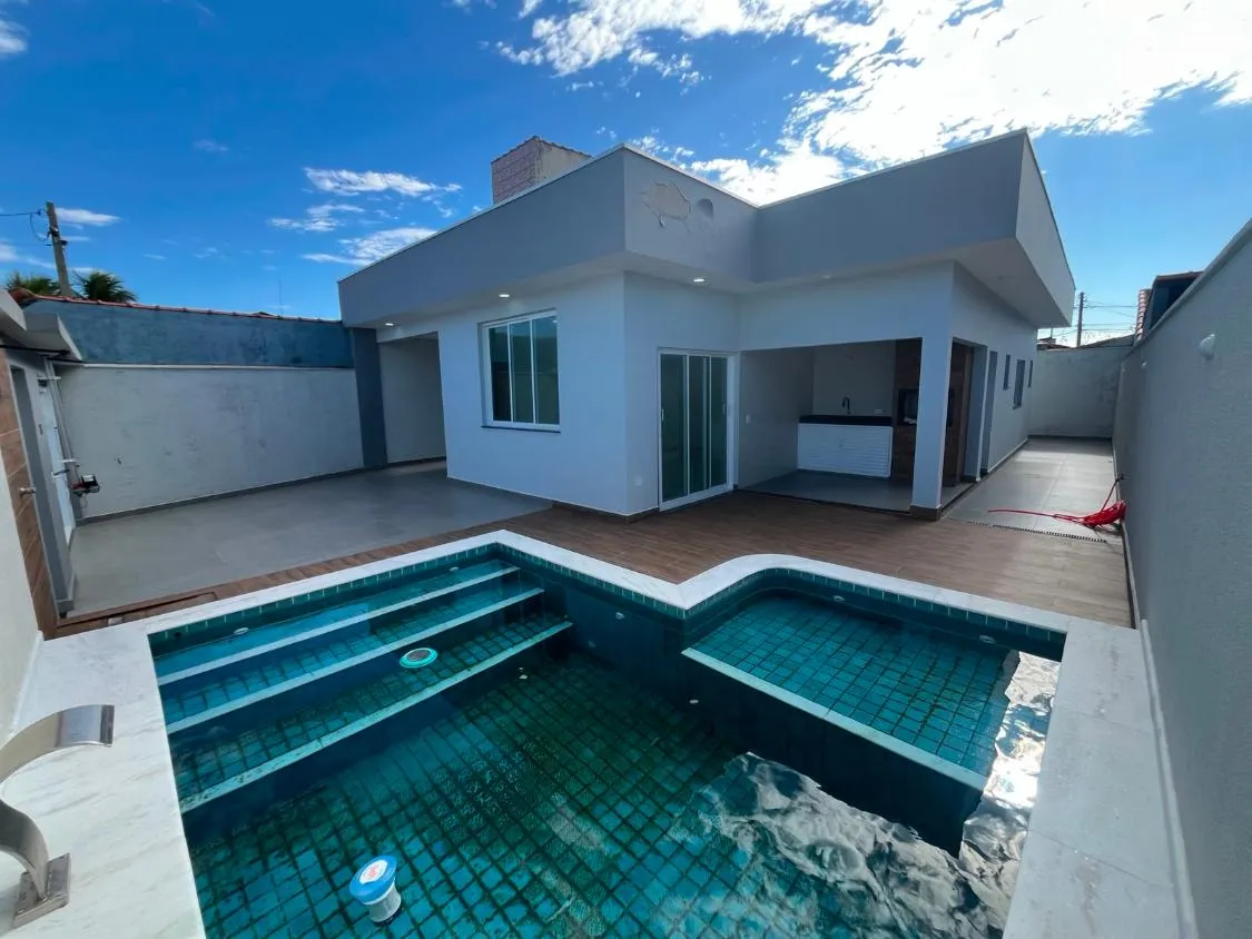 Foto do imóvel CASA NOVA ISOLADA LADO PRAIA 3 DORM COM PISCINA FINANCIAMENTO BANCARIO NO JAMAICA EM ITANHAEM