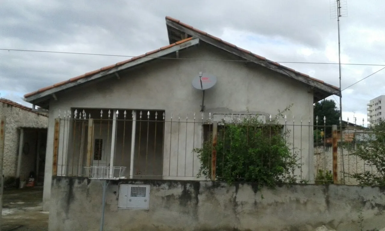 Foto do imóvel Casa à venda 2 Quartos, 350M², Alto do Tabaú, Pindamonhangaba - SP
