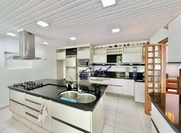 Imagem Casa com 3 dormitórios, 473 m² - venda por R$ 1.950.000,00 ou aluguel por R$ 13.625,00/mês - Algarve - Cotia/SP