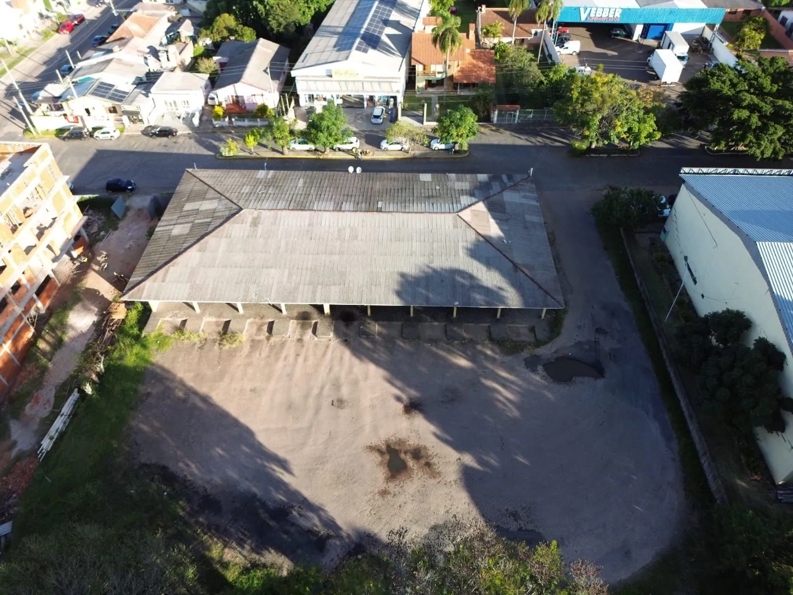 Imagem Prédio Comercial, com lojas alugadas, centro de Butiá. Preço Abaixo do Mercado!