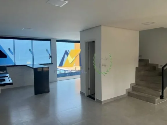 Imagem "Esse sobrado tá a 1 quarteirão do mar e tem até banco molhado na piscina!"