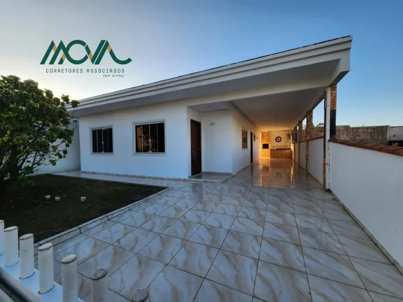 Imagem Casa com 3 quartos sendo 01 suíte, vaga para 03 carros, na Barra do Sai