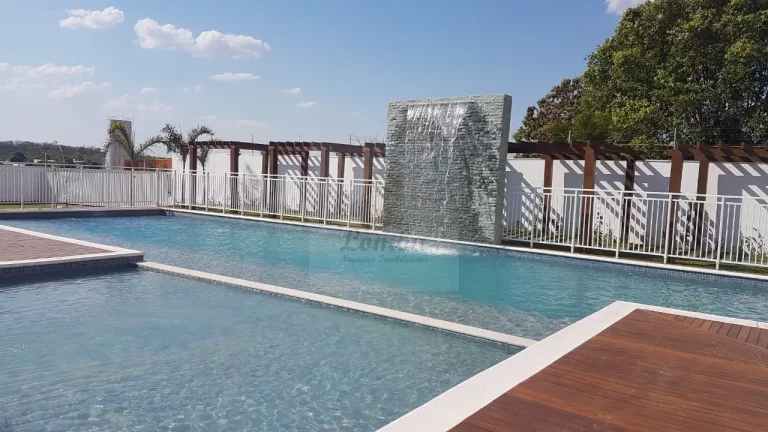 Imagem Luxuosa Mansão suspensa à venda em condomínio - 5 quartos, 5 suítes, 3 salas, 7 banheiros, 4 vagas, 440,65m² - Cuiabá-MT, Jardim Florianópolis.