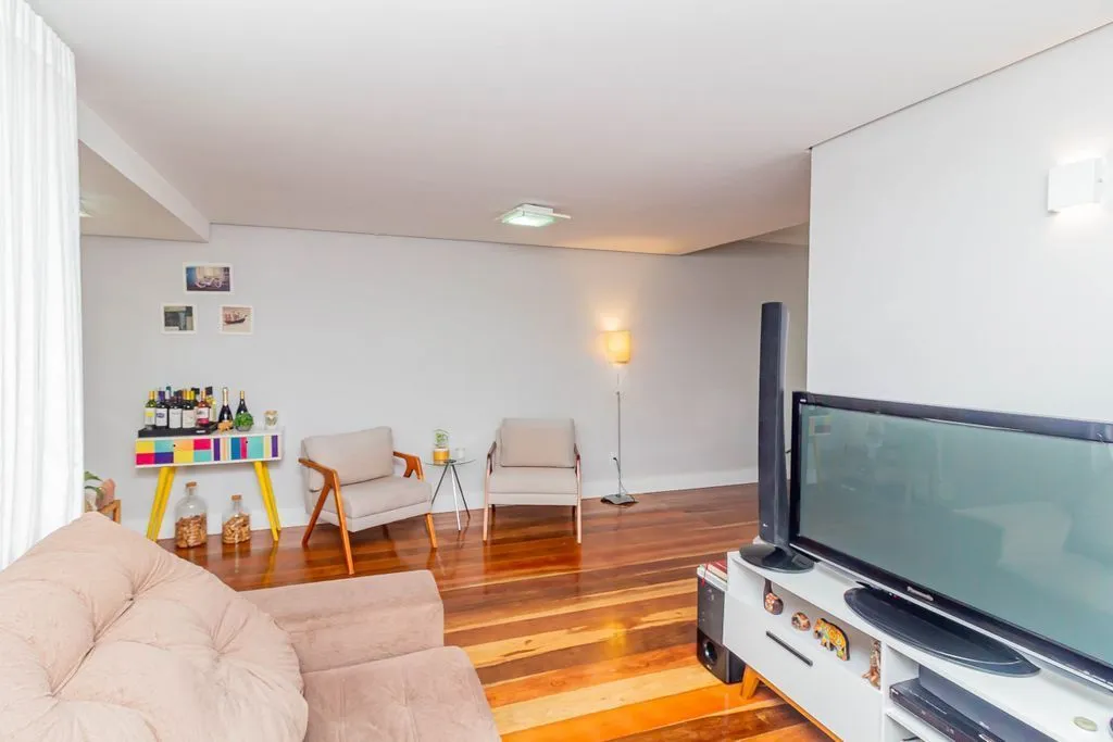 Imagem Casa de 3 dormitórios à venda no Bairro Serraria - Porto Alegre