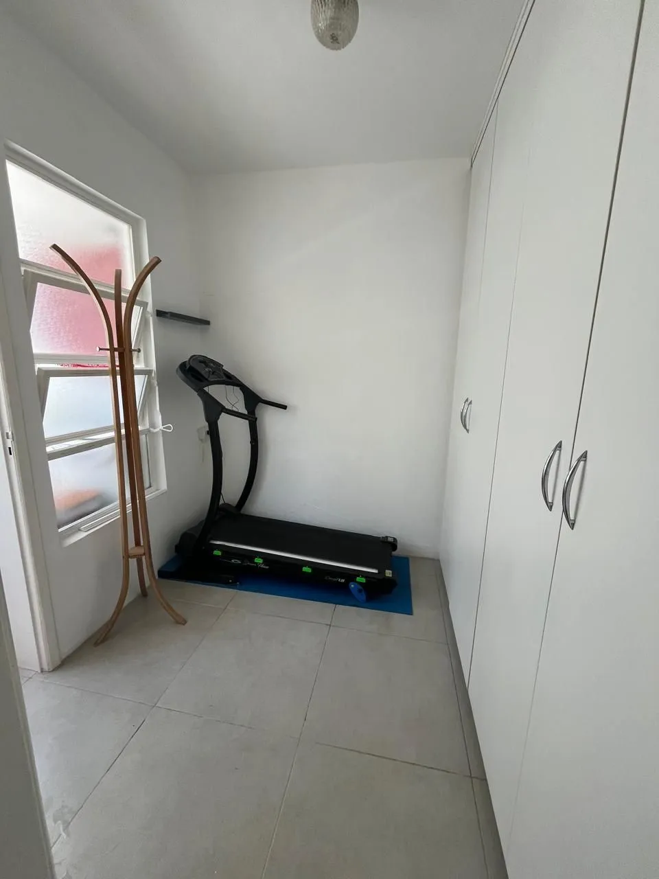 Imagem Apartamento de 2 quartos, 2 banheiros e 1 vaga de garagem no bairro Santana POA