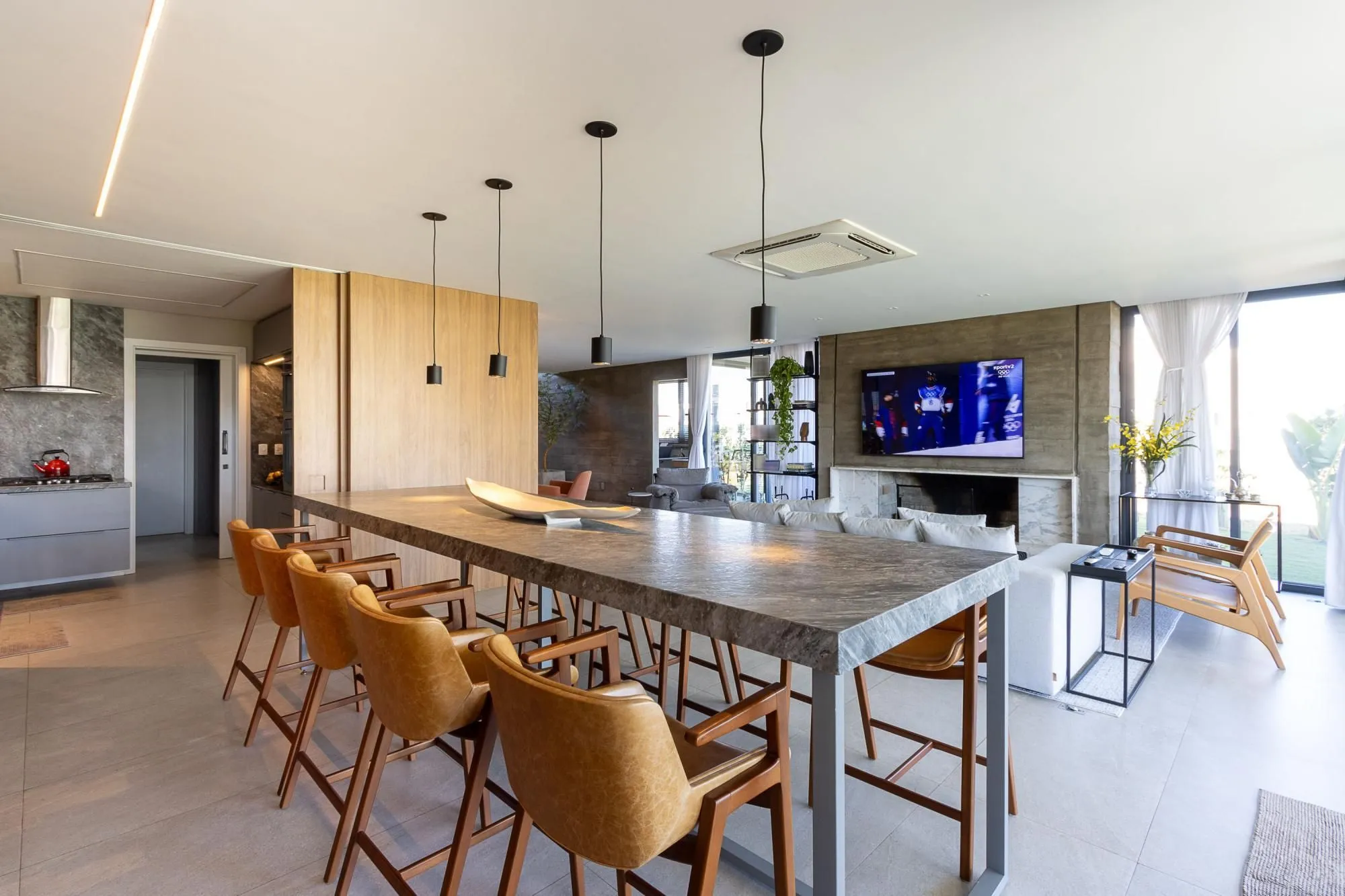 Imagem Casa em Condominio com 348m, 3 suites, 4 vagas de garagem em lote Molhado no Condominio Peninsula Ponta da Figueira.