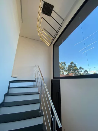 Imagem ESTILO EM ALTO PADRÃO!!! Casa térrea com 2 dormitórios, condomínio fechado