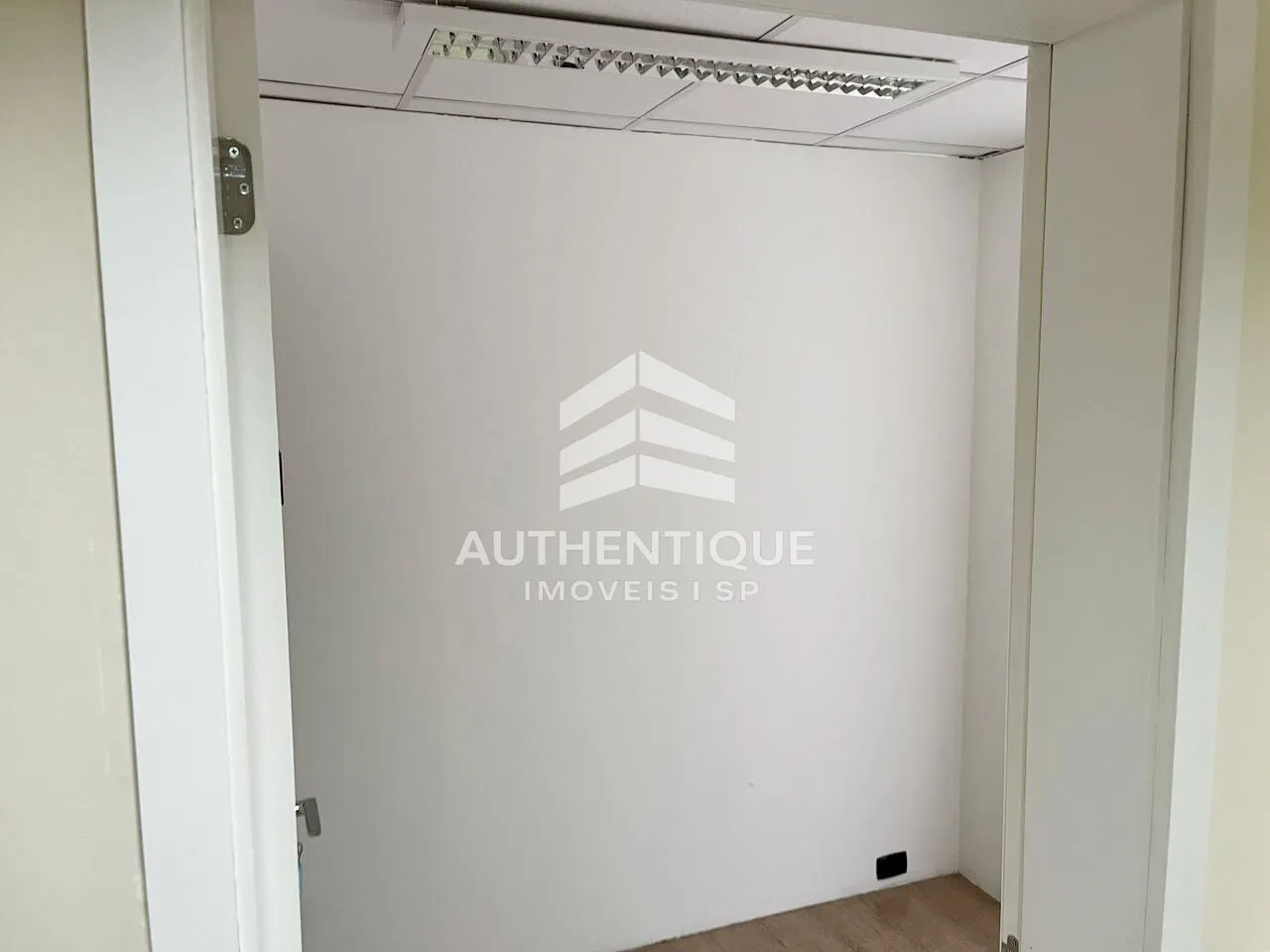 Imagem NOVAMERICA OFFICE TOWER - Sala Comercial no bairro Santo Amaro à venda