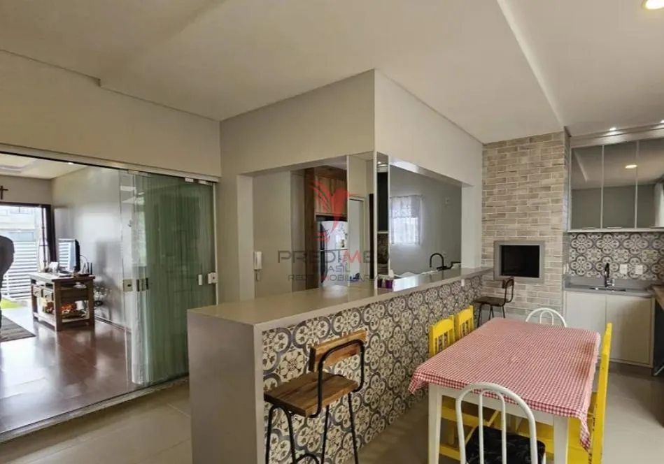 Imagem Casa semi mobiliada. Suíte mais dois quartos