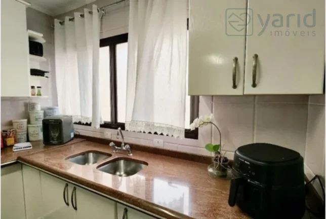Imagem Apartamento de Luxo à Venda no Edifício Mirante do Vale-SP: 3 Quartos, 1 Suíte, 2 Banheiros, 2 Vagas de Garagem, 157m²
