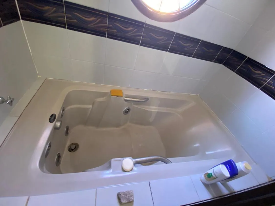 Imagem INCRIVEL SOBRADO COM PISCINA A 500 METROS DO MAR NO MOSTEIRO