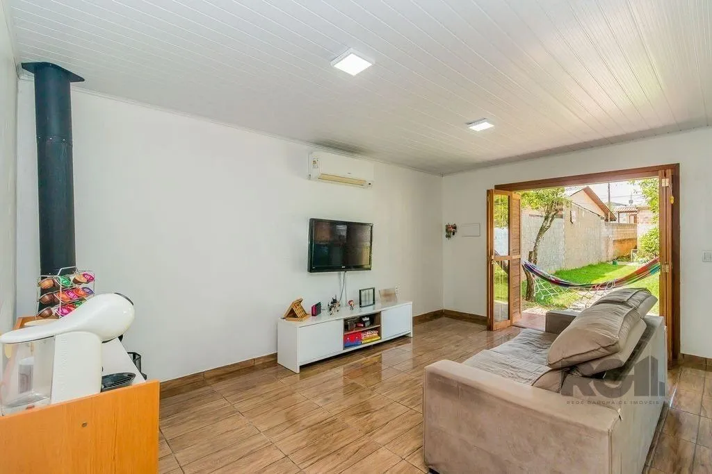 Imagem Casa de 2 dormitórios com 98m² no Bairro Lomba do Pinheiro