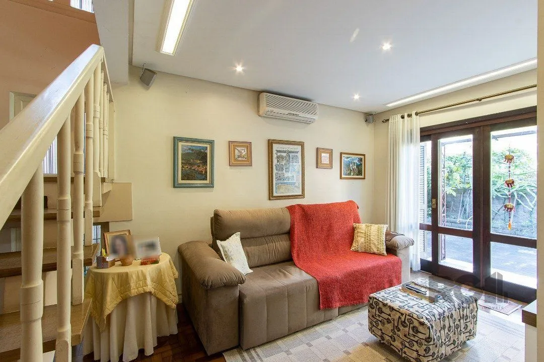 Imagem Casa tipo sobrado, com 3 dormitórios em Canoas