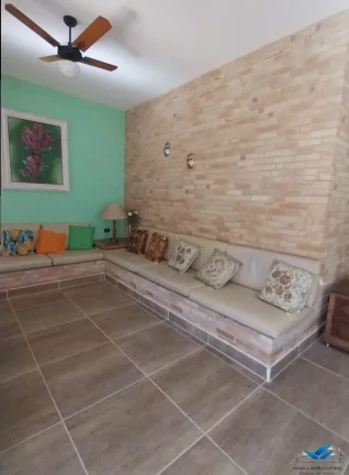 Imagem Bela casa no bairro do Pereque Mirim com 4 dormitórios em rua tranquila, perto do Supermercado do Pai