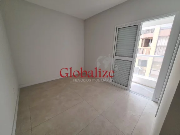 Imagem Apartamento à venda com 82m², 2 suites, varanda com Grill, piscina, vaga demarcada por R$875.000,00 na Ponta da Praia em Santos