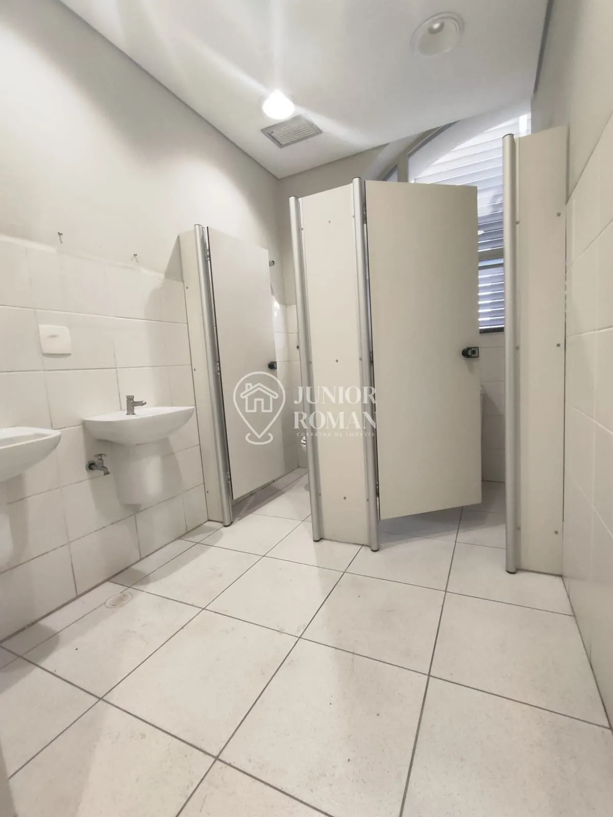 Imagem PRÉDIO COMERCIAL 2.579M² COM 35 VAGAS - EX AGÊNCIA BANCÁRIA EM SBC