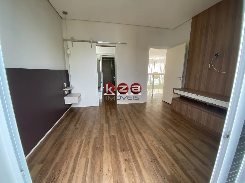Imagem Lindo imóvel à venda em Valinhos-SP: Casa com 3 quartos, 3 suítes, 2 salas, 5 banheiros, 4 vagas de garagem e 259,29m² de área.