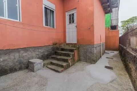 Imagem Casa 2 dorms à venda Avenida Outeiro, Coronel Aparício Borges - Porto Alegre