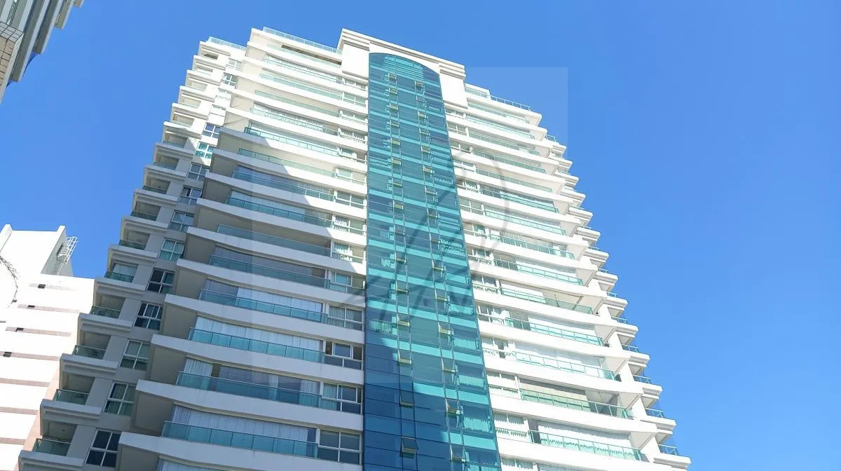 Imagem Vendo Excelente 4 Quartos, 187m2, Barra avenida, Salvador, Barra