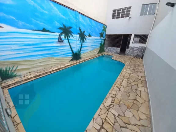 Imagem ACEITA TROCA PERMUTA!! Casa de 3 dormitórios sendo 1 suíte, 4 banheiros, 4 vagas, com 327m² em Taboão, São Bernardo do Campo