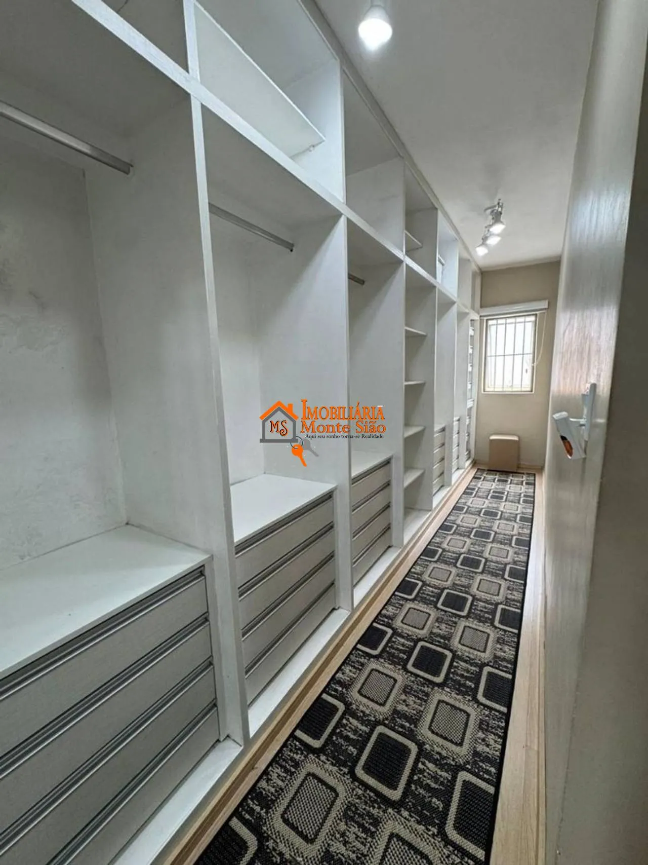 Imagem Sobrado com 3 dormitórios à venda, 147 m² por R$ 675.000,00 - Jardim Paraventi - Guarulhos/SP