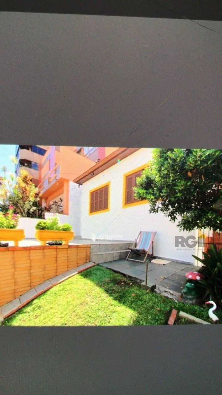 Imagem Casa para Venda - 247.5m², 3 dormitórios, 2 vagas - Petrópolis