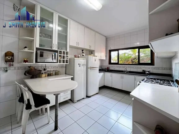 Imagem CASA ESPECIAL, 3 SUÍTES - ESCRITÓRIO, PISCINA, GOURMET, PRÓX. DO SHOPPING