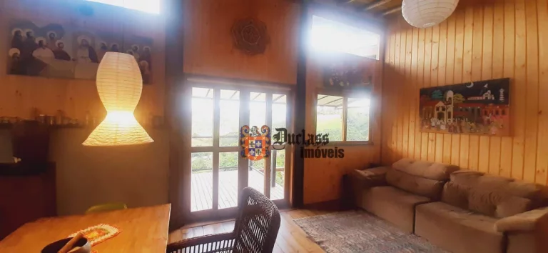Imagem Chácara com 4 dormitórios à venda, 1500 m² por R$ 650.000,00 - Bom Jardim - Camanducaia/MG