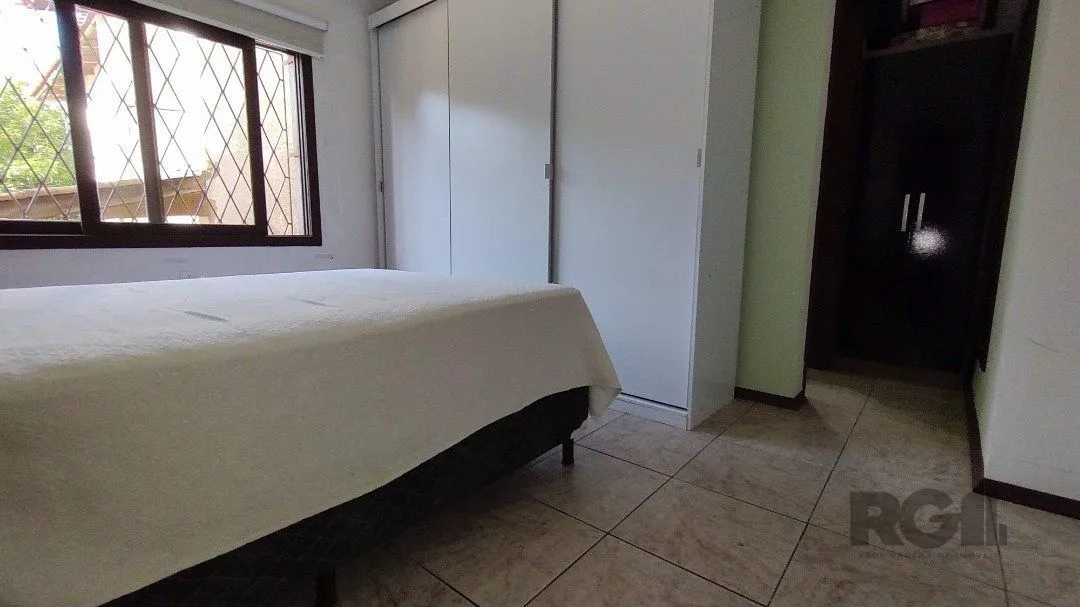 Imagem Sobrado, 5 quartos, 2 suites, pátio, 3 vagas - Bairro Vila Nova