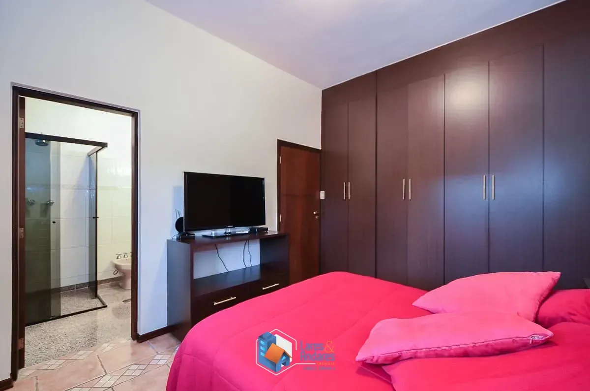 Imagem Casa para venda em Alto da Boa Vista com 4 quartos, sendo 2 suítes, 488m²