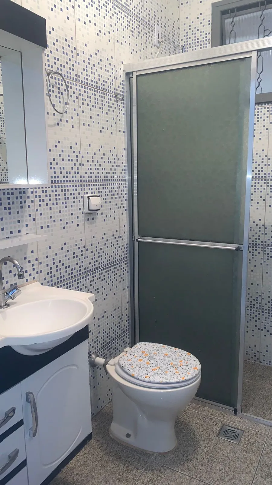 Imagem Casa Assobradada Reformada à Venda no Jd Ipiranga - Sorocaba, SP